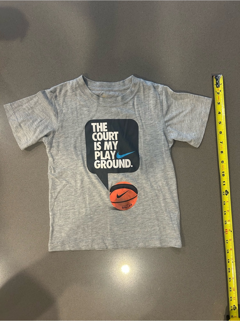 Nike Graphic T-Shirt kids size 7…